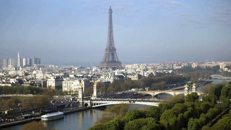 Γαλλία: Εκκενώθηκε ο Πύργος του Άιφελ και η γύρω περιοχή μετά από απειλή για βόμβα