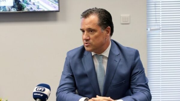 Επίσκεψη Γεωργιάδη στο υποκατάστημα του ΕΦΚΑ στη Ρόδο