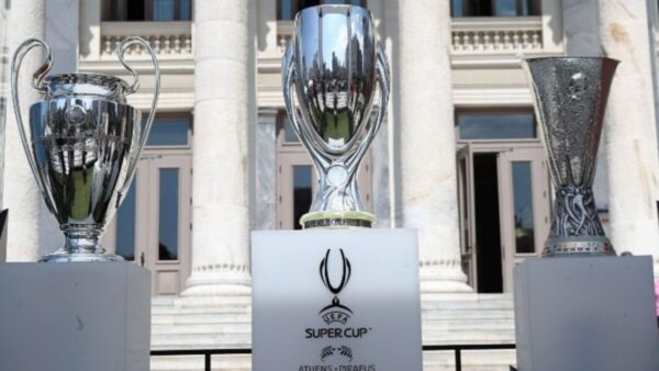Μάχη αστέρων στο Καραϊσκάκης!