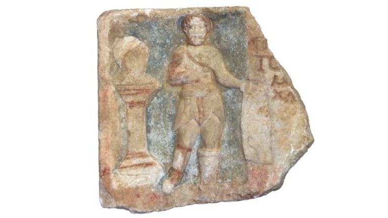 Ταυτοποιήθηκε η προέλευση ταφικού ανάγλυφου μονομάχου και εκτίθεται στο Αρχαιολογικό Μουσείο