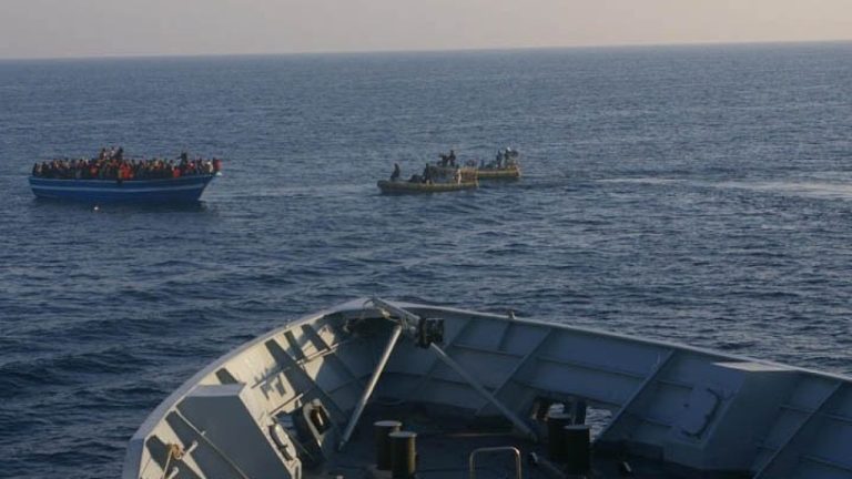 41 μετανάστες έχασαν τη ζωή τους από ναυάγιο σκάφους ανοικτά της Λαμπεντούζα