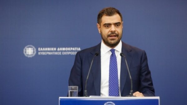 Αντιδράσεις Μαρινάκη για το σκίτσο του Π.Καρίπογλου με Αουσβιτς και το 16ωρο