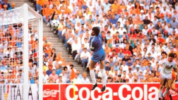 ΣΑΝ ΣΗΜΕΡΑ: Πέρασαν 35 χρόνια από το γκολ-ποίημα του Φαν Μπάστεν