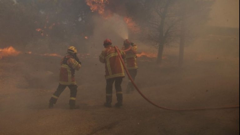 Καβάλα: Συνεχίζεται η «μάχη» με τις φλόγες στον δήμο Νέστου- Σε επιφυλακή για το περιαστικό δάσος και το Παγγαίο