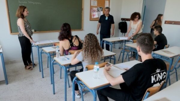«Τα μειονοτικά σχολεία δεν "κλείνουν" αλλά αναστέλλεται η λειτουργία τους», τονίζει η Μ. Κοσμίδου