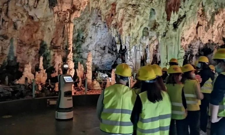 Σπήλαιο Αλιστράτης: Μεγάλη επισκεψιμότητα και αυτό το καλοκαίρι
