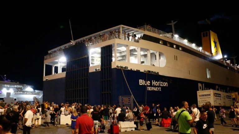 Κρήτη: Με καθυστέρηση περίπου έξι ωρών απέπλευσε το Blue Horizon λόγω διαμαρτυρίας πολιτών