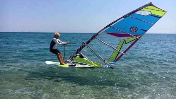 Από χρωματιστά πανιά θα γεμίσει η λίμνη Βόλβη - Διήμερη γιορτή για τους λάτρεις