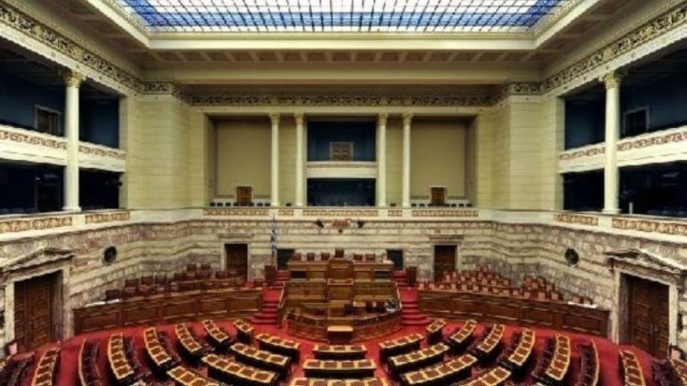 Ψηφίστηκαν οι προτάσεις Τασούλα για αλλαγή του Κανονισμού της Βουλής
