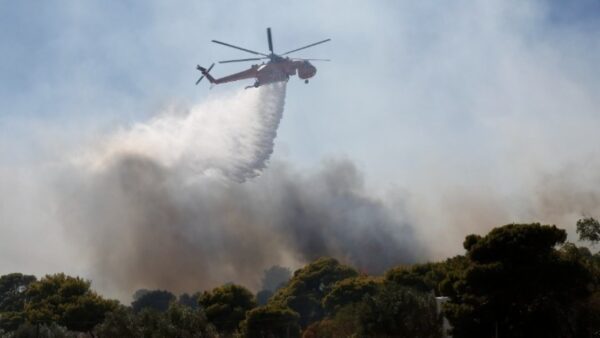 Σέρρες: Ενισχύθηκαν οι δυνάμεις για τη φωτιά στο Παγγαίο Όρος – Σηκώθηκε ελικόπτερο
