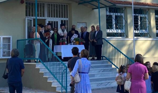 Σε σχολεία για τον αγιασμό για τη νέα σχολική χρονιά η Βαρβάρα Μητλιάγκα