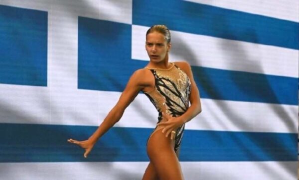 Στην κορυφή του κόσμου η 15χρονη Καραμανίδου Εστέλλα του Μ.Γ.Σ Πανσερραϊκού στην καλλιτεχνική κολύμβηση