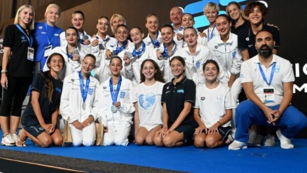 Καλλιτεχνική κολύμβηση: Πρωταθλήτριες κόσμου στο ντουέτο οι Καραμανίδου - Θάνου