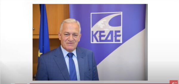 Η ΚΕΔΕ ζητά να αποστείλουν οι δήμοι μηχανήματα και όχι είδη πρώτης ανάγκης- Video