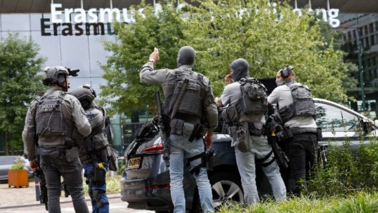 Ολλανδία: Τρεις νεκροί από την επίθεση ενόπλου στο Ρότερνταμ