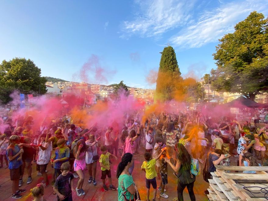 Το φεστιβάλ χρωμάτων ταξιδεύει στις Σέρρες!