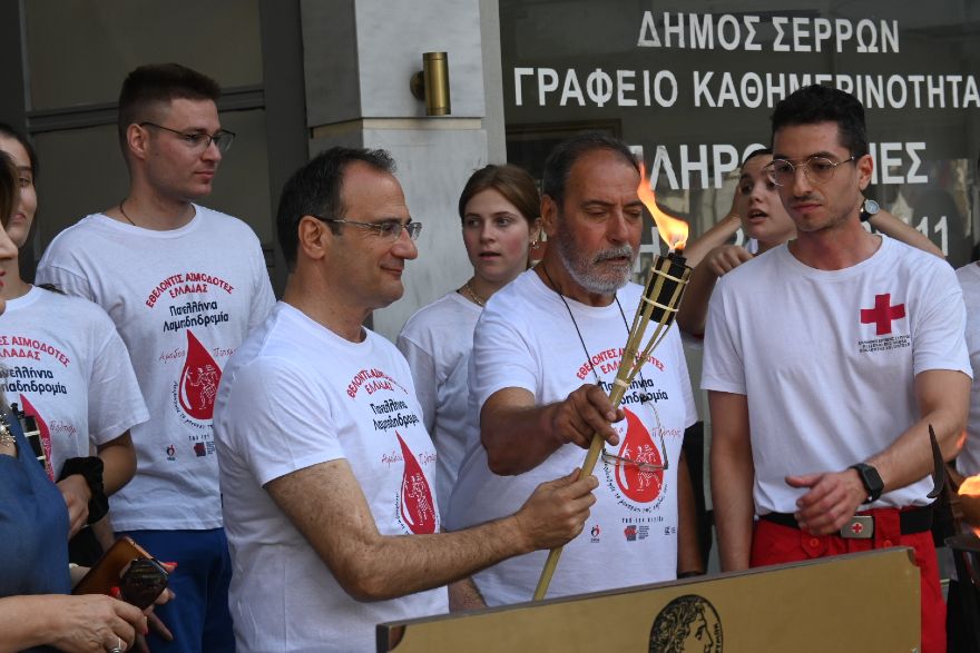 Ο Δήμαρχος Σερρών υποδέχθηκε τη Φλόγα της Αγάπης στο Δημαρχείο