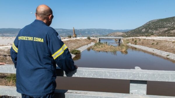 Τάση υποχώρησης της στάθμης του νερού στον Πηνειό - Παραμένουν τα προβλήματα από την πλημμύρα