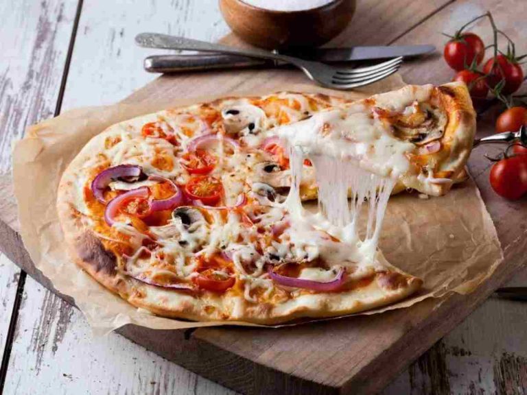 Πώς να φτιάξετε εύκολα ζύμη για πίτσα