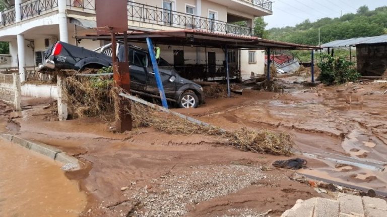 Kακοκαιρία «Daniel»: Έξι αγνοούμενοι από τις πλημμύρες στην Αγία Τριάδα Καρδίτσας