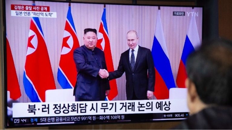 «Χαίρομαι που σας βλέπω»: Ο Πούτιν υποδέχθηκε τον ηγέτη της Β. Κορέας στο νέο ρωσικό κοσμοδρόμιο Βαστότσνι