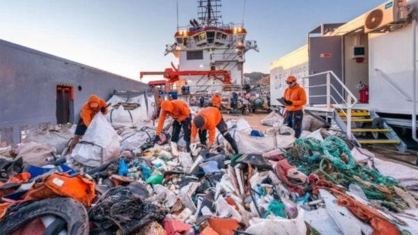 Typhoon Project: ο «Τυφώνας» που καθάρισε τις ακτές του Πηλίου