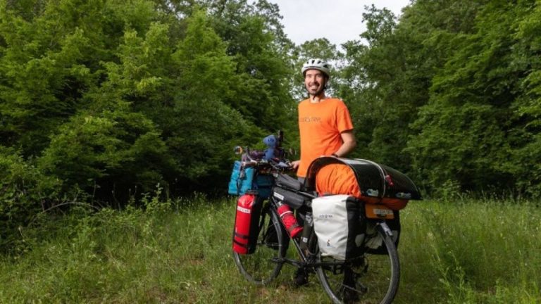Με ποδήλατο και ενεργειακή αυτονομία ταξιδεύει στον κόσμο ο Παναγιώτης Ζαφειριάδης