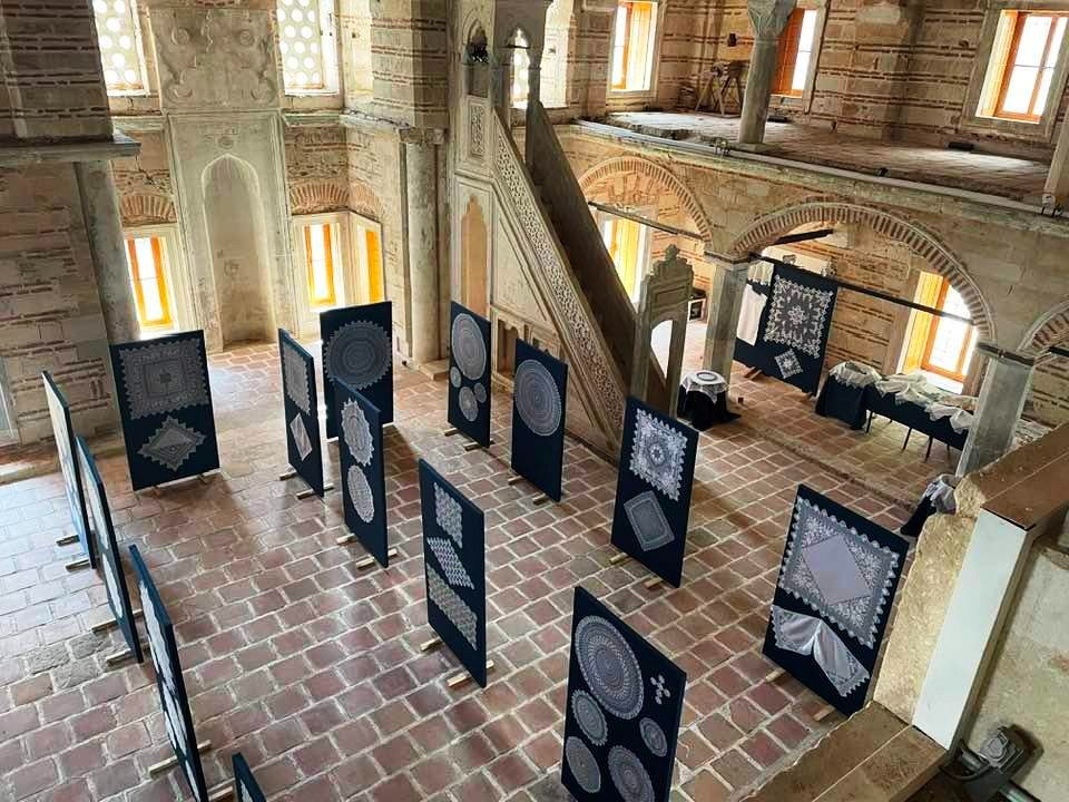 Σέρρες: Η τέχνη του «Βελονίσιου» σε έκθεση στο ιστορικό Ζιντζιρλί τζαμί