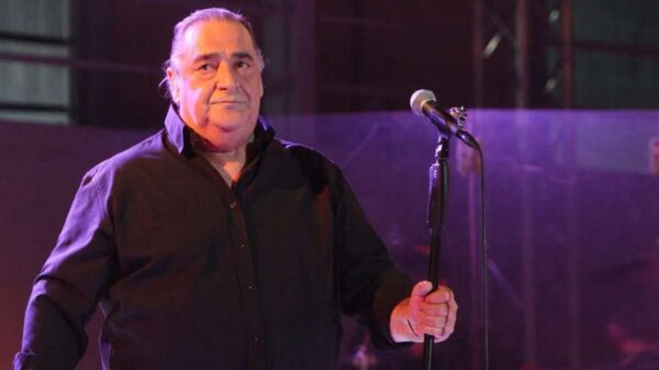 Βασίλης Καρράς: Είμαι εδώ - Ο λαϊκός τραγουδιστής βγήκε ζωντανά στο Fame Story