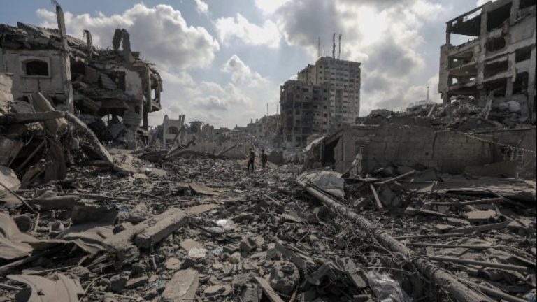Τουλάχιστον 900 νεκροί και 4.600 τραυματίες από τα ισραηλινά πλήγματα στη Λωρίδα της Γάζας