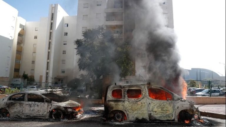 Φονική επίθεση της Χαμάς στο Ισραήλ με τουλάχιστον 40 νεκρούς και 740 τραυματίες