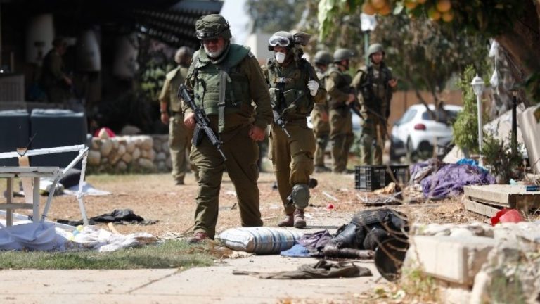 Μεσανατολικό: Το Ισραήλ προετοιμάζει χερσαία επέμβαση στη Γάζα- Αυξάνεται ο απολογισμός των νεκρών και από τις δύο πλευρές