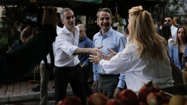 Επίσκεψη Μητσοτάκη & Μπακογιάννη στην πλατεία Βικτωρίας - Κυρ. Μητσοτάκης: Είμαι σίγουρος ότι οι Αθηναίοι θα εκτιμήσουν τη δουλειά που έχει γίνει