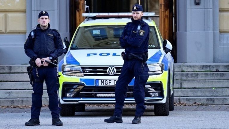 Η Σουηδία παραμένει στο ίδιο υψηλό επίπεδο συναγερμού μετά τις δολοφονίες στις Βρυξέλλες