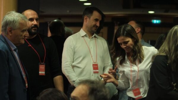 Ψηφοφορία άμεσα για την πρόταση Κασσελάκη περί δημοψηφίσματος ζητά η πλευρά τής Έ. Αχτσιόγλου