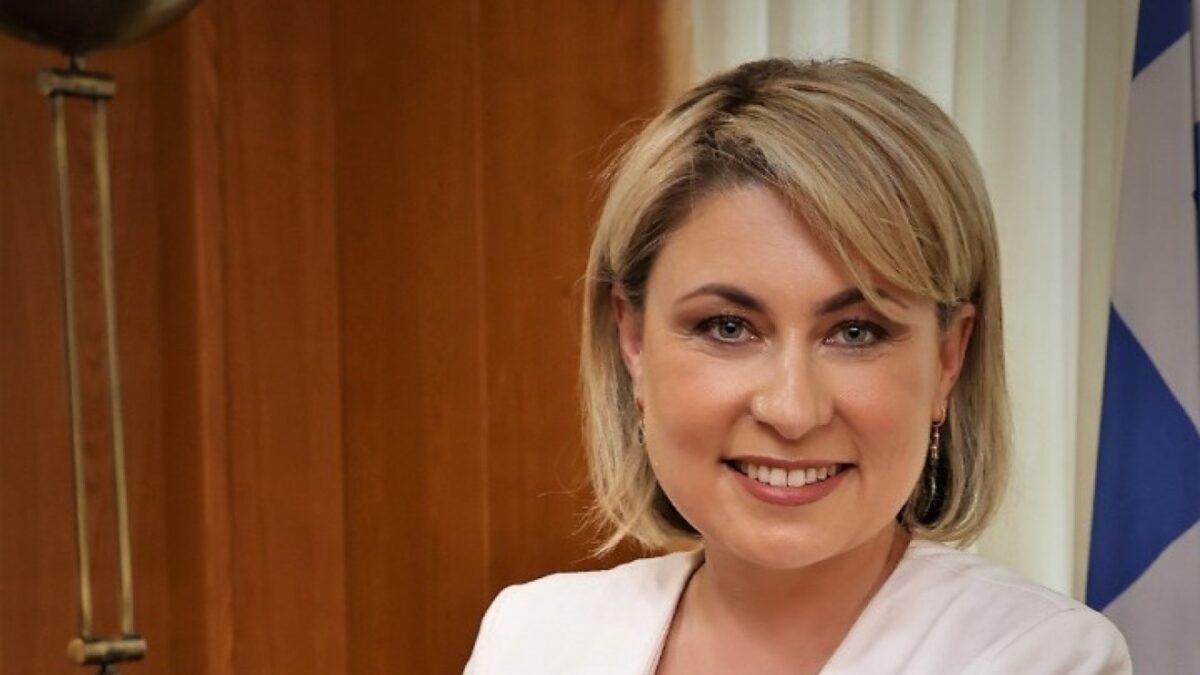 Υπ. Μεταφορών: Πληρωμή 22.000 ευρώ για το πρώτο «πράσινο» ταξί