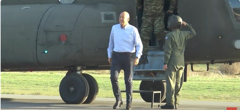 Προσγειώθηκε με ελικόπτερο Chinook στην Αερολέσχη Σερρών ο Υπουργός Εθνικής Άμυνας Ν. Δένδιας- Video
