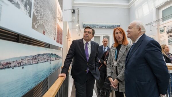 Ισχυρά μηνύματα κατά του αντισημιτισμού από Μ.Α. Μορατίνος και Μ. Σχοινά που επισκέφθηκαν το Εβραϊκό Μουσείο Θεσσαλονίκης