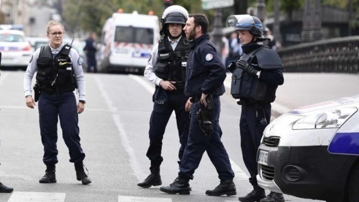 Γαλλία: Άνδρας παραδόθηκε και ομολόγησε ότι σκότωσε τις τρεις μικρές κόρες του