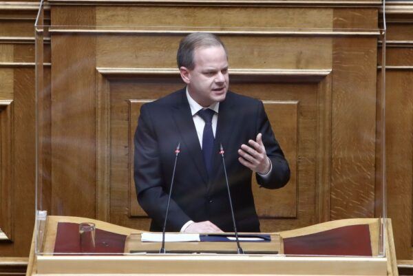 Κώστας Καραμανλής στη Βουλή: Τα 5 fake news και η προπαγάνδα