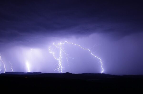Meteo: Διαδοχικά κύματα κακοκαιρίας θα επηρεάσουν τη χώρα μας έως τη Δευτέρα