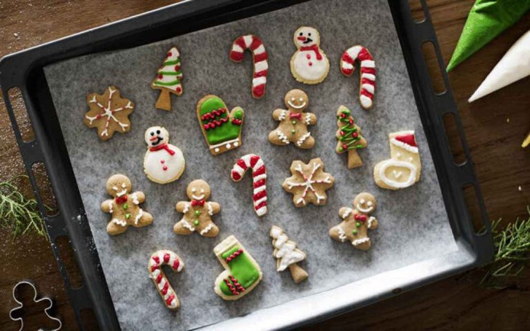 Μαλακά χριστουγεννιάτικα μπισκότα- Εύκολη συνταγή για μικρούς και μεγάλους