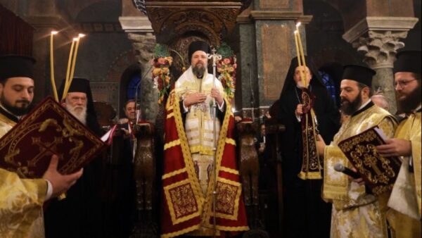 Με λαμπρότητα η ενθρόνιση του νέου μητροπολίτη Θεσσαλονίκης Φιλόθεου