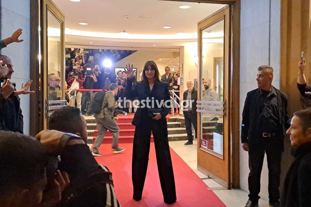 Η Μόνικα Μπελούτσι περπάτησε στο κόκκινο χαλί του 64ου Φεστιβάλ Κινηματογράφου Θεσσαλονίκης -video-