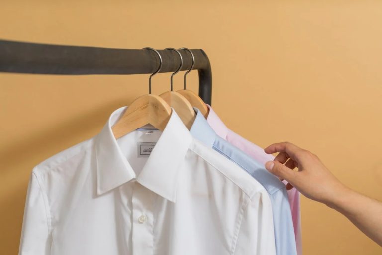 Το έξυπνο κόλπο για να προστατεύσετε τα κουμπιά στα πουκάμισά σας όταν πλένονται στο πλυντήριο