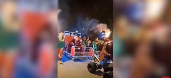Φωταγωγήθηκε το χριστουγεννιάτικο δέντρο- Ο άγιος Βασίλης έφτασε στον Ν. Σκοπό Σερρών