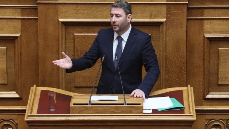 Ο κ. Ανδρουλάκης υποστήριξε πως πρόκειται για ντροπιαστική και προσβλητική τροπολογία η οποία είναι δείγμα της νοοτροπίας της κυβέρνησης απέναντι στη τοπική αυτοδιοίκηση και συνιστά ασέβεια στη πρόσφατη λαϊκή ετυμηγορία των Αθηναίων πολιτών.