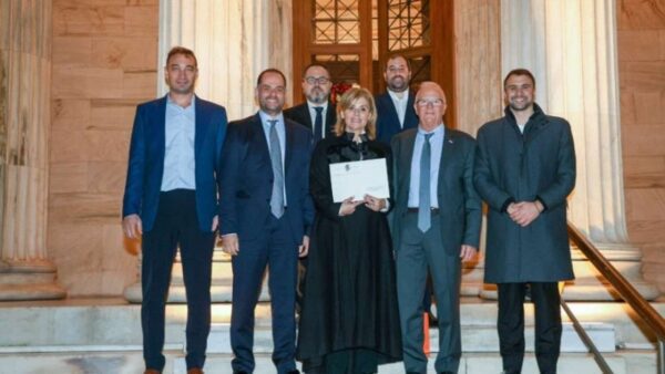 Η ExcellenSeas εδώ και 8 χρόνια προσφέρει ένα πολυδιάστατο πρόγραμμα υποτροφιών σε μαθητές και μαθήτριες των ακριτικών νησιών που πέρασαν σε πανεπιστημιακές σχολές, αλλά χρειάζονται υποστήριξη για να ανταποκριθούν στο κόστος των σπουδών.