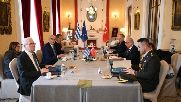 Οι 15 συμφωνίες και μνημόνια που υπέγραψαν Ελλάδα - Τουρκία - Τι περιλαμβάνουν