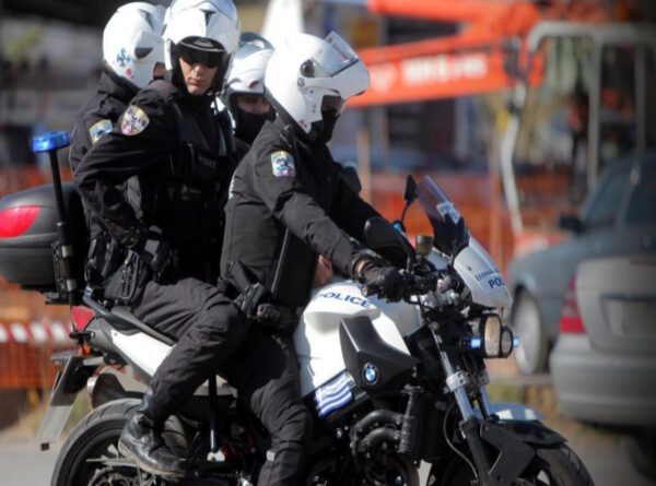 Λόγω της επίσκεψης Ερντογάν θα πραγματοποιηθούν έκτακτες κυκλοφοριακές ρυθμίσεις (σταδιακή και προσωρινή διακοπή της κυκλοφορίας, καθώς και απαγόρευση στάσης και στάθμευσης), σε αρκετούς δρόμους της Αθηνας.